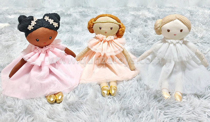 FASHION DOLL