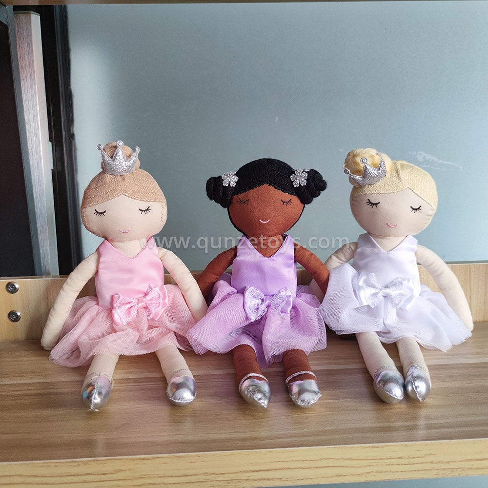 FASHION DOLL