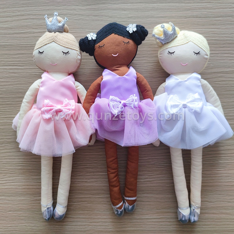 FASHION DOLL
